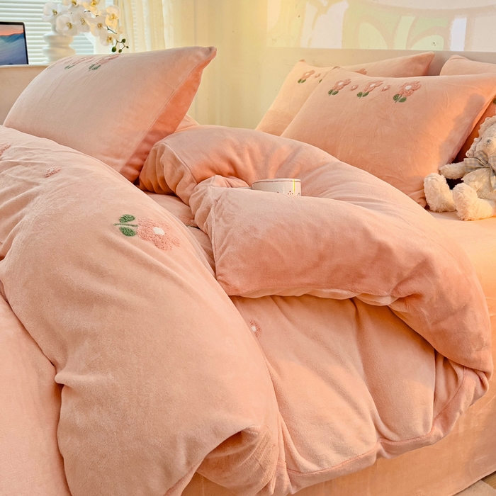 寐居家纺 2025新款纯色毛巾绣牛奶绒四件套 朵朵花开-粉玉