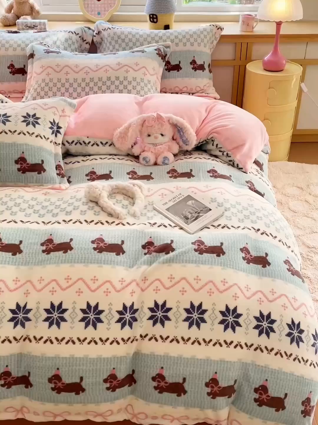 91家纺网 家纺一手货源 找家纺 弗苓家纺 2025新款加厚保暖双面牛奶绒四件套 顽皮狗