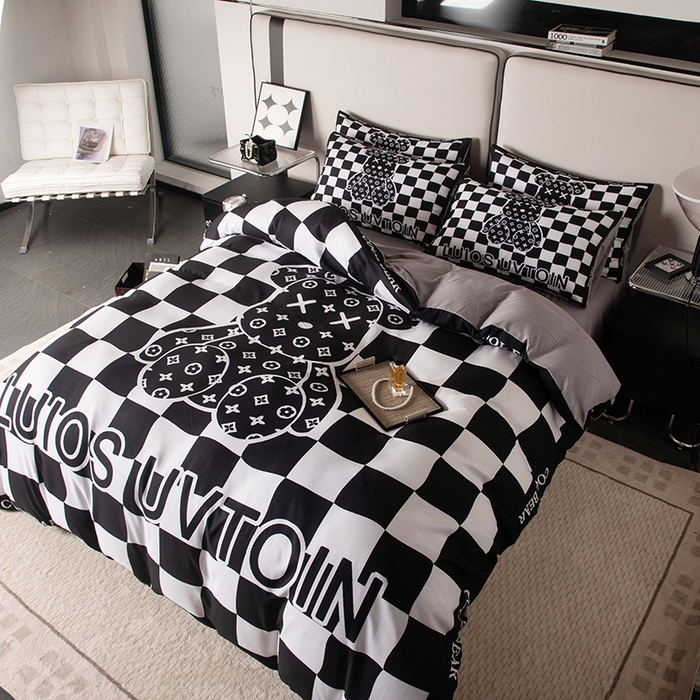 91家纺网 家纺一手货源 找家纺 色鬼布艺高端家居主号 2025新款直播热款网红款四季棉四件套 棋盘格公仔