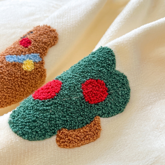 91家纺网 家纺一手货源 找家纺 寐居家纺 2025新款纯色毛巾绣牛奶绒四件套 萌物栖梦