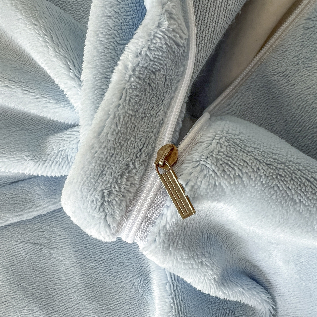 91家纺网 家纺一手货源 找家纺 新印象 2025新款全消光牛奶绒绣花活性印染四件套花梦小熊 花梦小熊-清新蓝