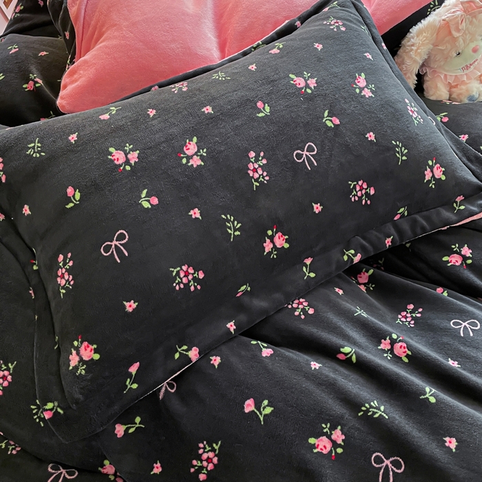 91家纺网 家纺一手货源 找家纺 弗苓家纺 2025新款加厚保暖双面牛奶绒四件套 乌梅子酱