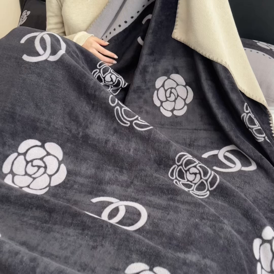 91家纺网 家纺一手货源 找家纺 慕木家纺 2025新款高克重印花仿羊绒双层毛毯毛毯毯子（可供跨境提供买家秀） 山茶环影