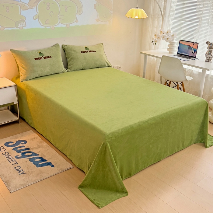 91家纺网 家纺一手货源 找家纺 寐居家纺 2025新款纯色毛巾绣牛奶绒四件套 圣诞树-绿