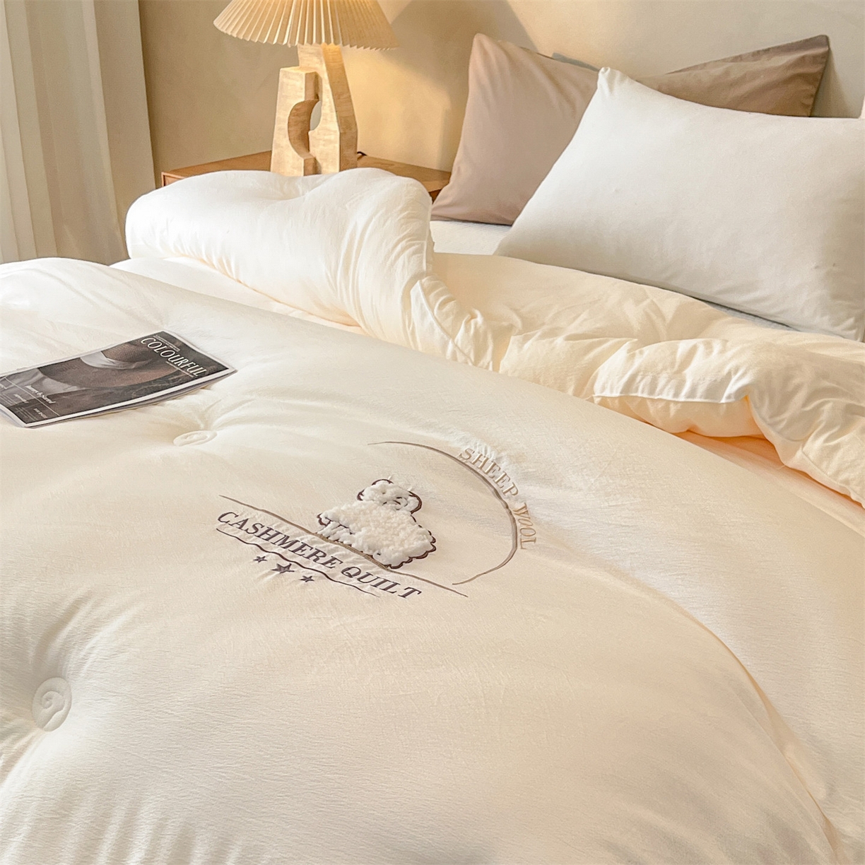 91家纺网 家纺一手货源 找家纺 （总）宝士康家纺 2025新款冬日暖阳绣花羊毛秋冬被/冬被/跨境外贸被子被芯