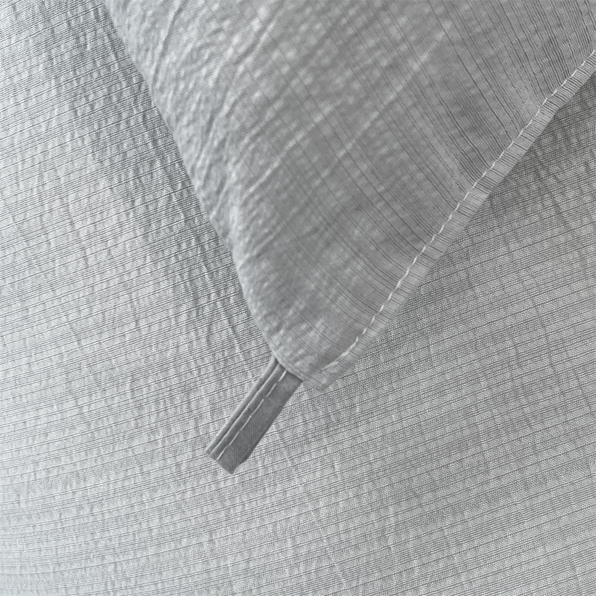 91家纺网 家纺一手货源 找家纺 宝士康家纺 2025新款冬日暖阳绣花羊毛秋冬被/冬被/跨境外贸被子被芯 绣花-浅灰