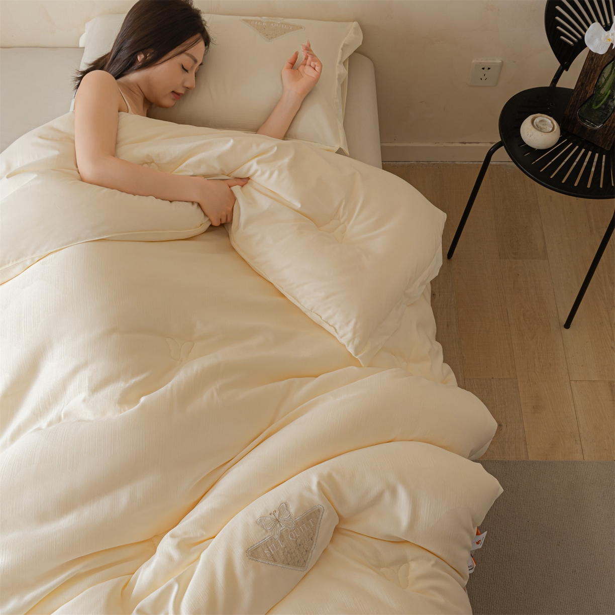 91家纺网 家纺一手货源 找家纺 （总）宝士康家纺 2025新款提花蝴蝶刺绣飞边冬被 被子被芯