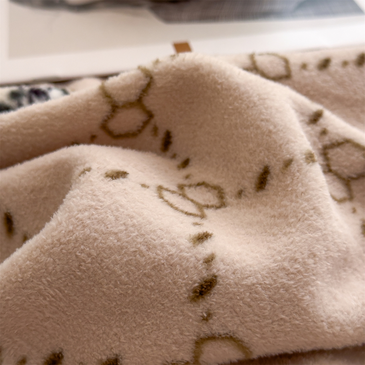 91家纺网 家纺一手货源 找家纺 慕木家纺 2025新款高克重印花仿羊绒双层毛毯毛毯毯子（可供跨境提供买家秀） 雅韵萌兔-咖