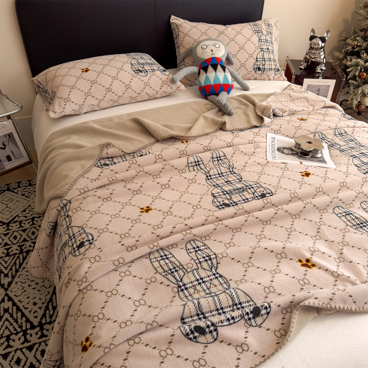 91家纺网 家纺一手货源 找家纺 慕木家纺 2025新款高克重印花仿羊绒双层毛毯毛毯毯子（可供跨境提供买家秀） 雅韵萌兔-咖