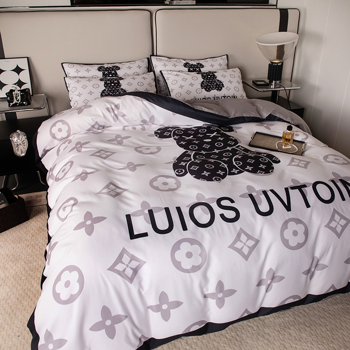 91家纺网 家纺一手货源 找家纺 色鬼布艺高端家居主号 2025新款直播热款网红款四季棉四件套 熊仔白