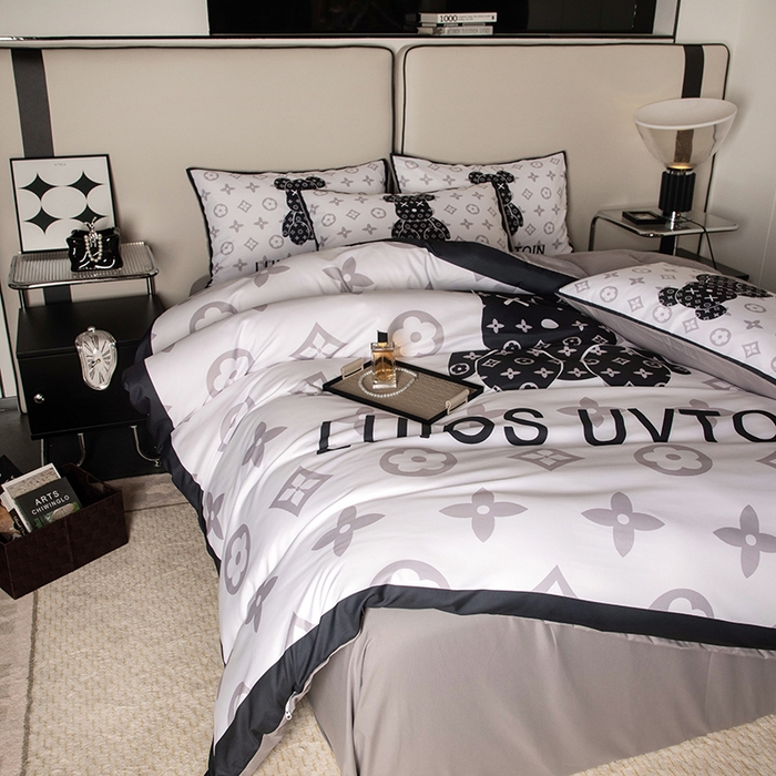 91家纺网 家纺一手货源 找家纺 色鬼布艺高端家居主号 2025新款直播热款网红款四季棉四件套 熊仔白