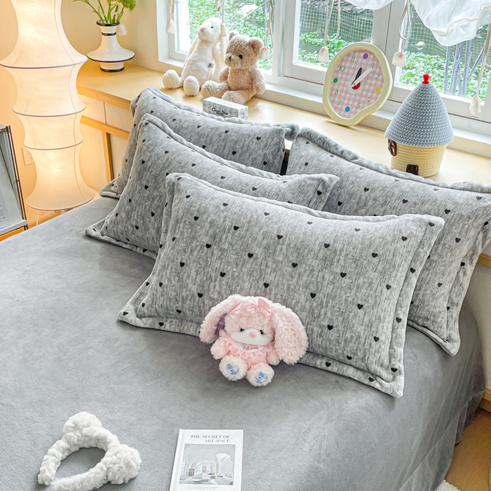 91家纺网 家纺一手货源 找家纺 弗苓家纺 2025新款加厚保暖双面牛奶绒四件套 心动-灰