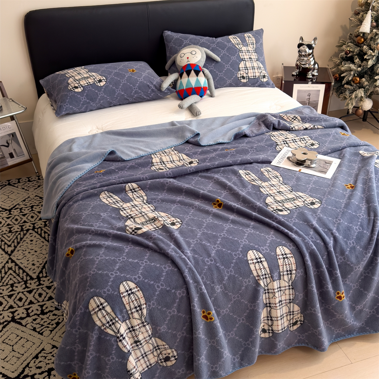 91家纺网 家纺一手货源 找家纺 慕木家纺 2025新款高克重印花仿羊绒双层毛毯毛毯毯子（可供跨境提供买家秀） 雅韵萌兔-蓝