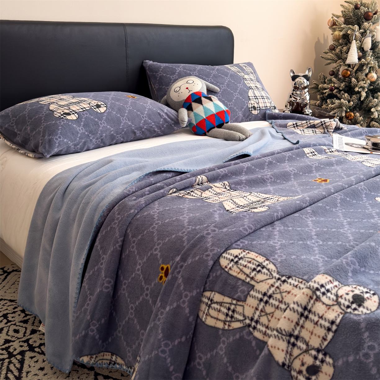 91家纺网 家纺一手货源 找家纺 慕木家纺 2025新款高克重印花仿羊绒双层毛毯毛毯毯子（可供跨境提供买家秀） 雅韵萌兔-蓝