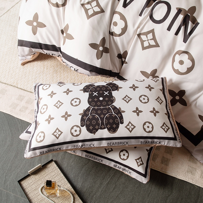 91家纺网 家纺一手货源 找家纺 色鬼布艺高端家居主号 2025新款直播热款网红款四季棉四件套 熊仔咖