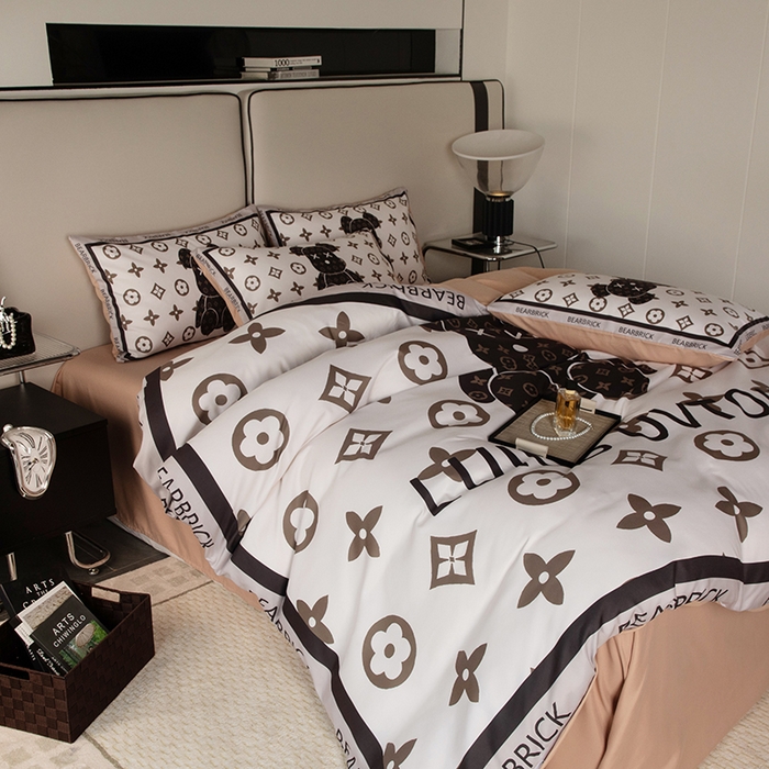 91家纺网 家纺一手货源 找家纺 色鬼布艺高端家居主号 2025新款直播热款网红款四季棉四件套 熊仔咖