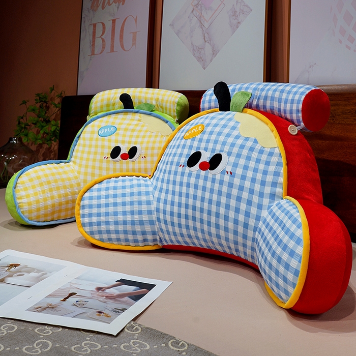 91家纺网 家纺一手货源 找家纺 （总）仟亿莱 2025新款大眼苹果格子拥抱式腰靠