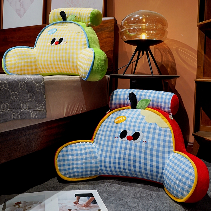 91家纺网 家纺一手货源 找家纺 仟亿莱 2025新款大眼苹果格子拥抱式腰靠 组合图仅做展示不可下单