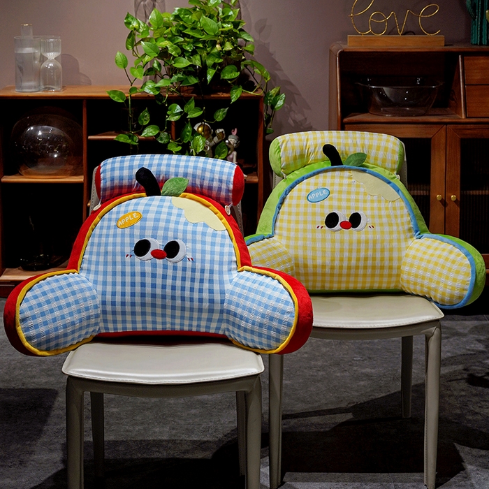 91家纺网 家纺一手货源 找家纺 仟亿莱 2025新款大眼苹果格子拥抱式腰靠 组合图仅做展示不可下单