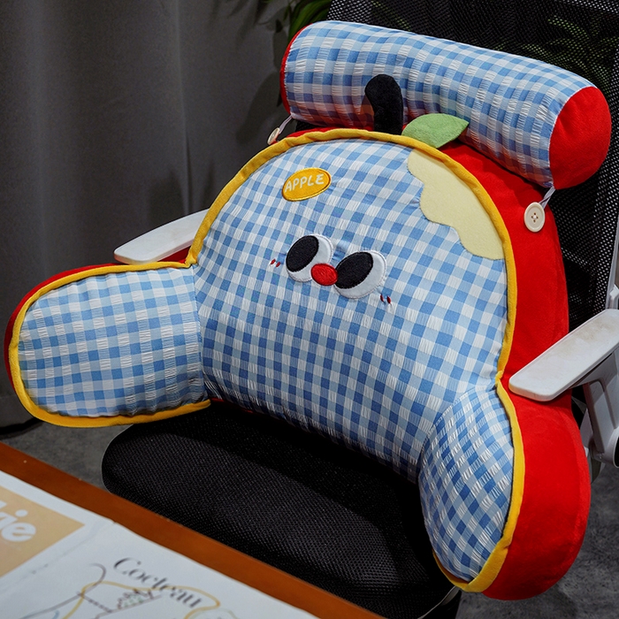 91家纺网 家纺一手货源 找家纺 仟亿莱 2025新款大眼苹果格子拥抱式腰靠 拥抱蓝格红苹果