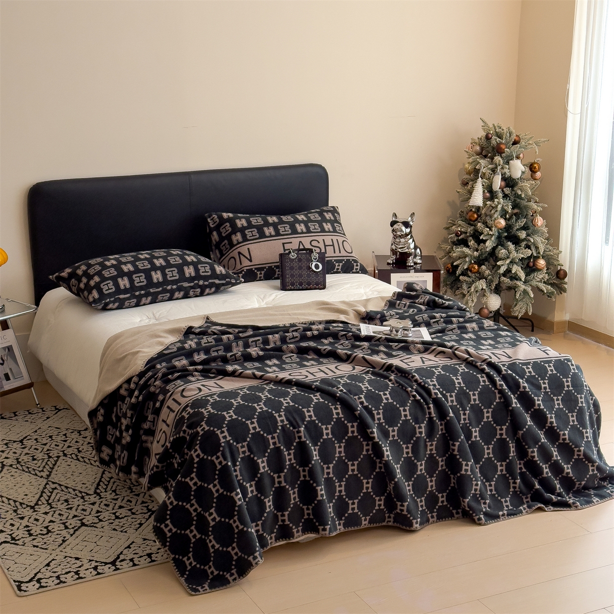 91家纺网 家纺一手货源 找家纺 慕木家纺 2025新款高克重印花仿羊绒双层毛毯毛毯毯子（可供跨境提供买家秀） H韵朝-黑