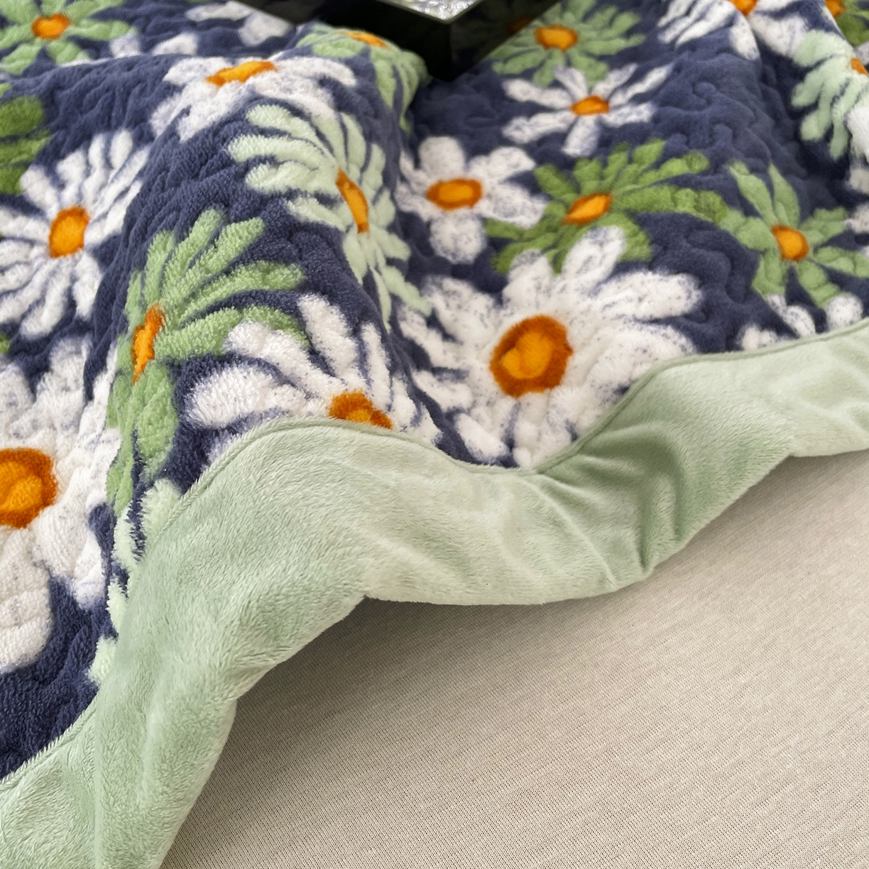 91家纺网 家纺一手货源 找家纺 大渔生活 2025新款牛奶绒印花床盖款四件套 秘密庄园