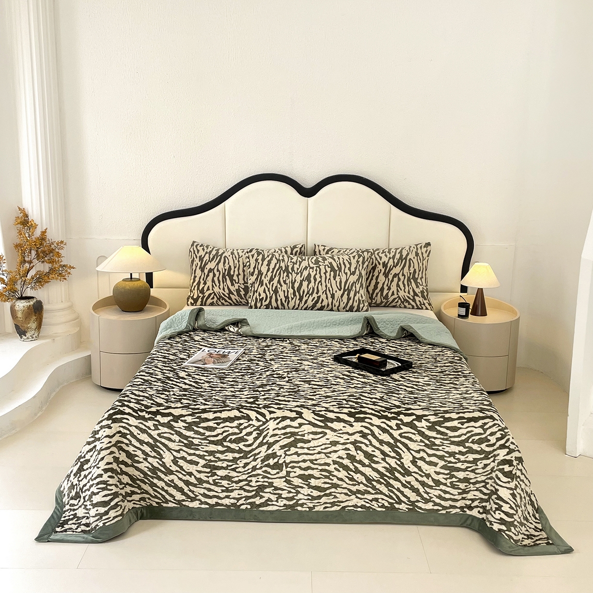 91家纺网 家纺一手货源 找家纺 大渔生活 2025新款牛奶绒印花床盖款四件套 豹纹诱惑 绿