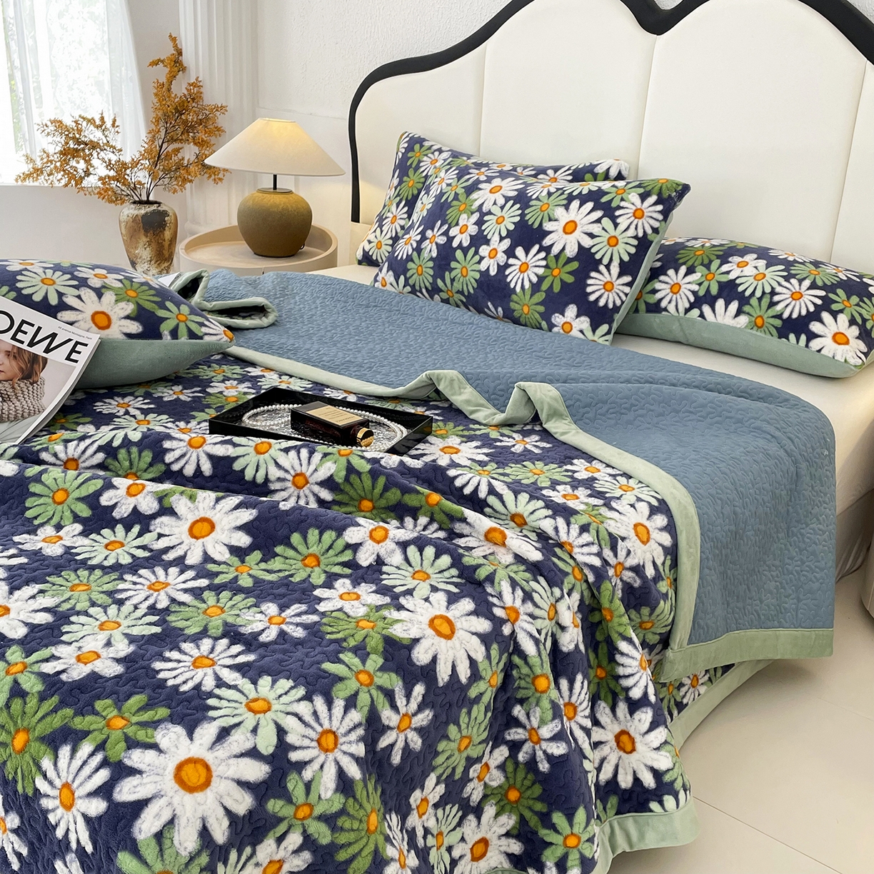 91家纺网 家纺一手货源 找家纺 大渔生活 2025新款牛奶绒印花床盖款四件套 秘密庄园