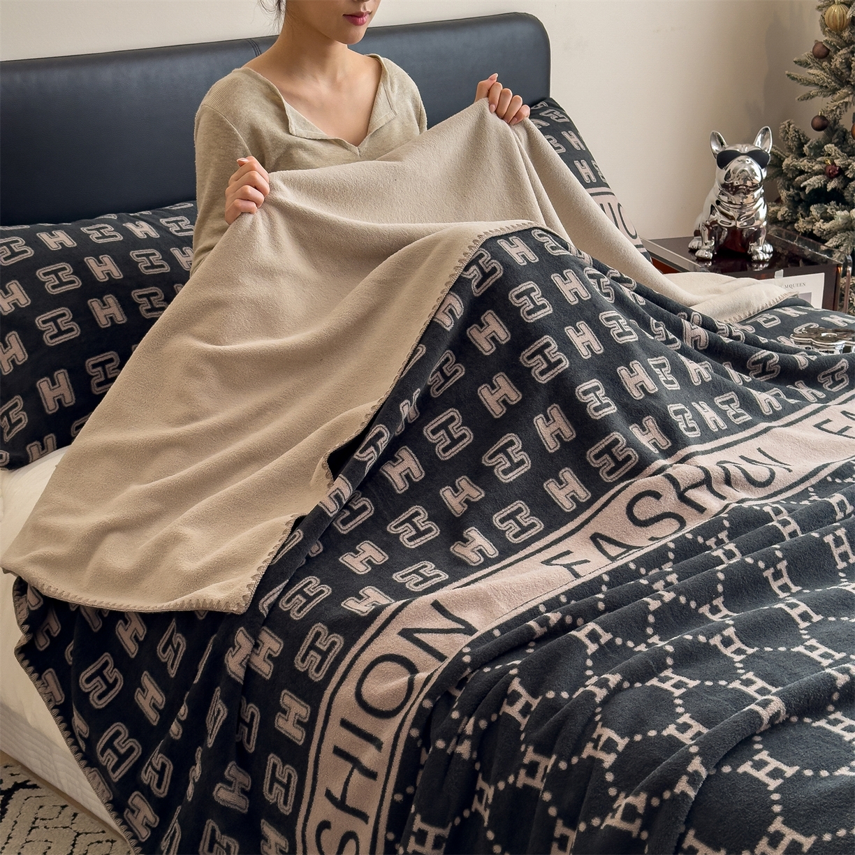 91家纺网 家纺一手货源 找家纺 慕木家纺 2025新款高克重印花仿羊绒双层毛毯毛毯毯子（可供跨境提供买家秀） H韵朝-黑