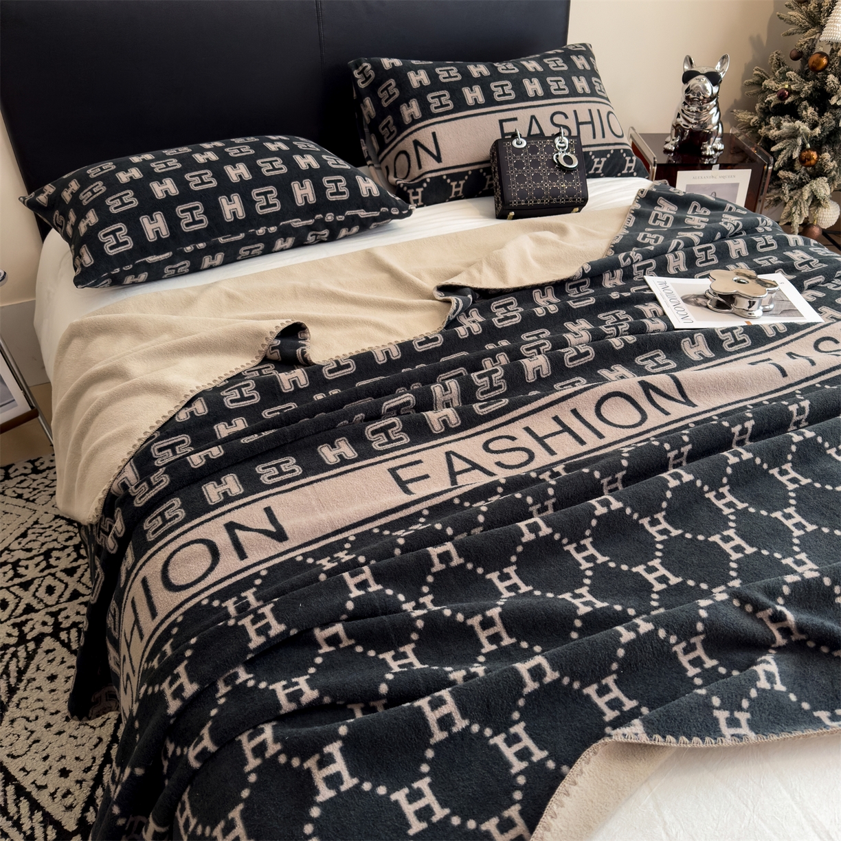 91家纺网 家纺一手货源 找家纺 慕木家纺 2025新款高克重印花仿羊绒双层毛毯毛毯毯子（可供跨境提供买家秀） H韵朝-黑