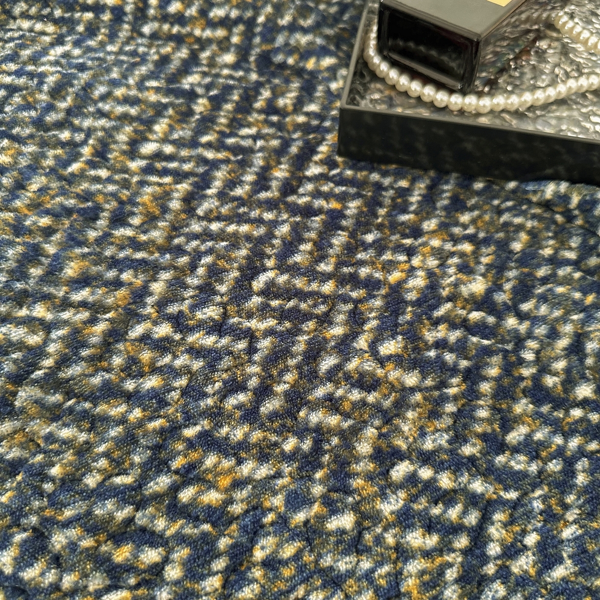 91家纺网 家纺一手货源 找家纺 大渔生活 2025新款牛奶绒印花床盖款四件套 爱丽丝