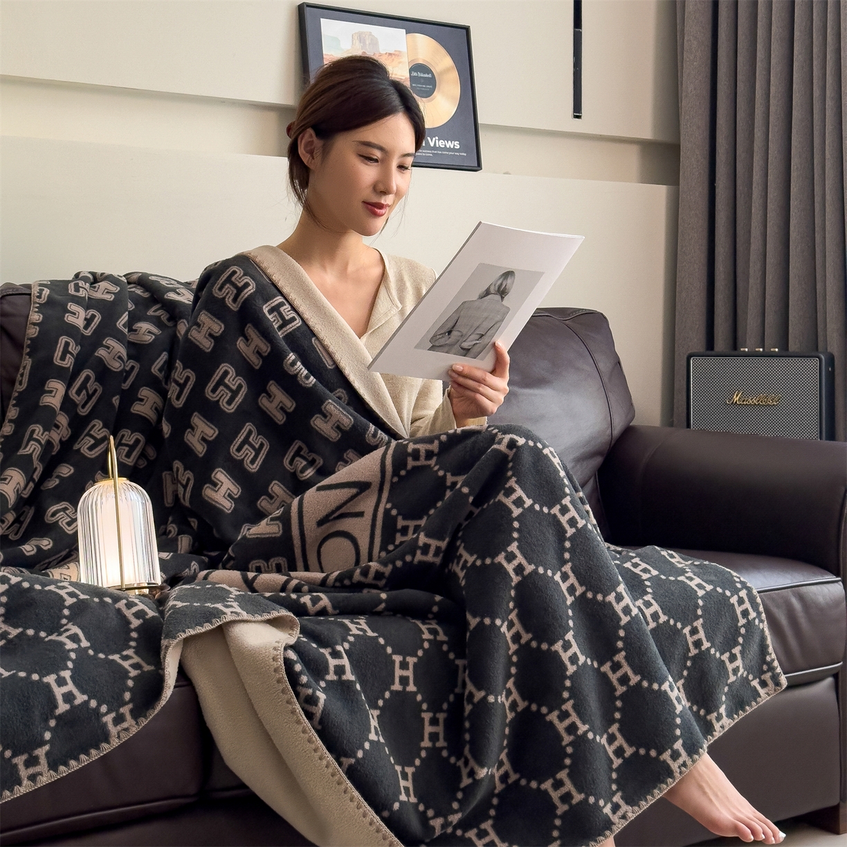 91家纺网 家纺一手货源 找家纺 慕木家纺 2025新款高克重印花仿羊绒双层毛毯毛毯毯子（可供跨境提供买家秀） H韵朝-黑