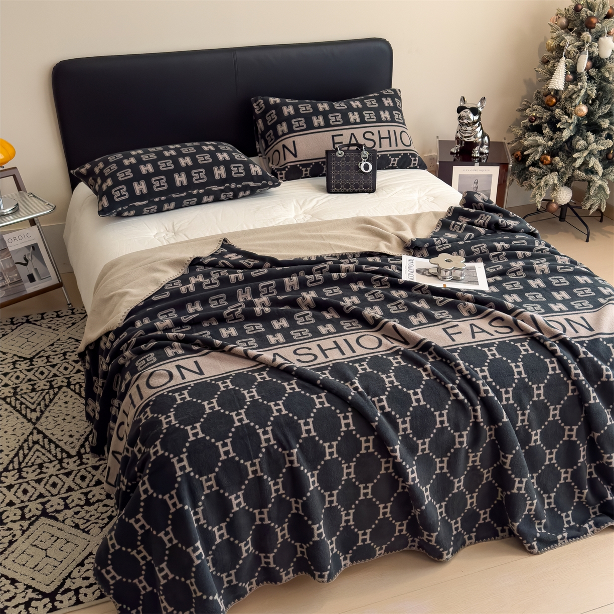 91家纺网 家纺一手货源 找家纺 慕木家纺 2025新款高克重印花仿羊绒双层毛毯毛毯毯子（可供跨境提供买家秀） H韵朝-黑