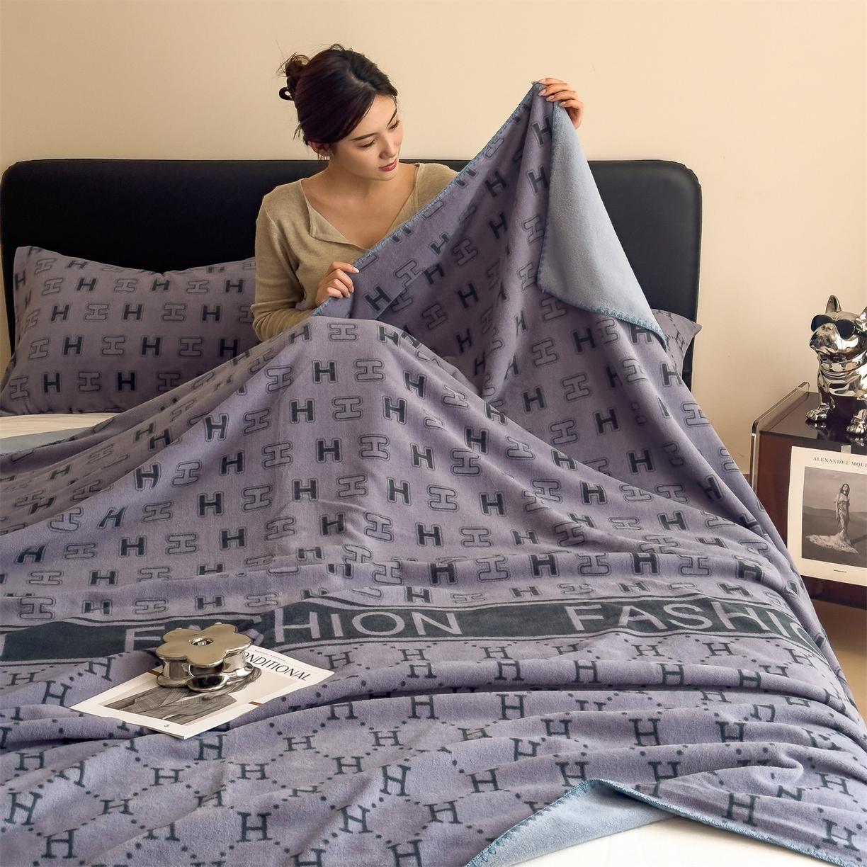 91家纺网 家纺一手货源 找家纺 慕木家纺 2025新款高克重印花仿羊绒双层毛毯毛毯毯子（可供跨境提供买家秀） H韵朝-灰