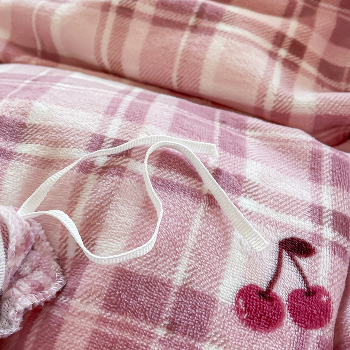 91家纺网 家纺一手货源 找家纺 弗苓家纺 2025新款加厚保暖双面牛奶绒四件套 樱桃红