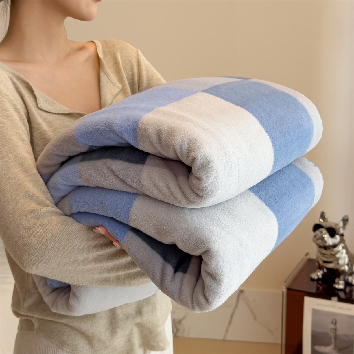 91家纺网 家纺一手货源 找家纺 慕木家纺 2025新款高克重印花仿羊绒双层毛毯毛毯毯子（可供跨境提供买家秀） 冰蓝格序-蓝灰