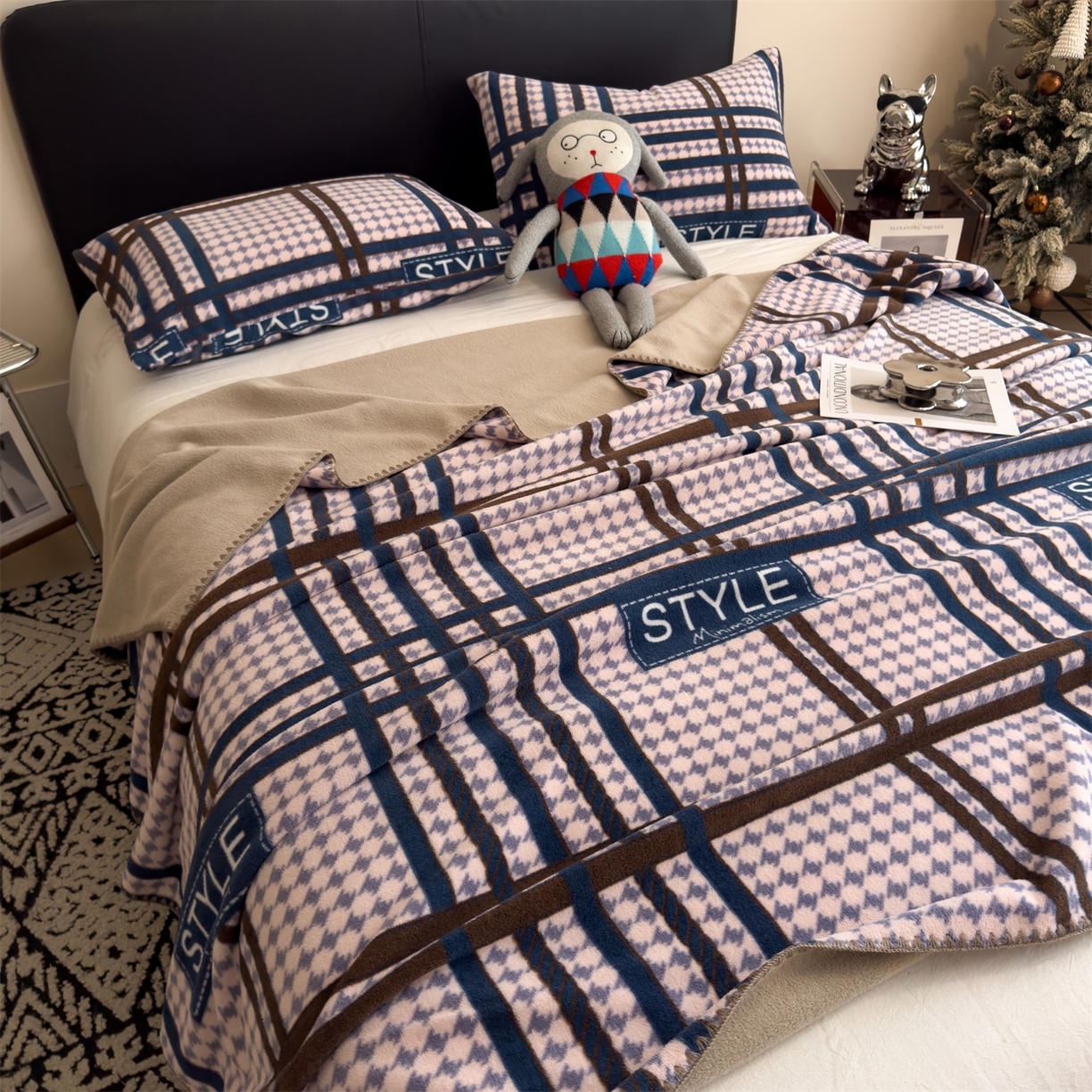 91家纺网 家纺一手货源 找家纺 慕木家纺 2025新款高克重印花仿羊绒双层毛毯毛毯毯子（可供跨境提供买家秀） 都市织梦-粉