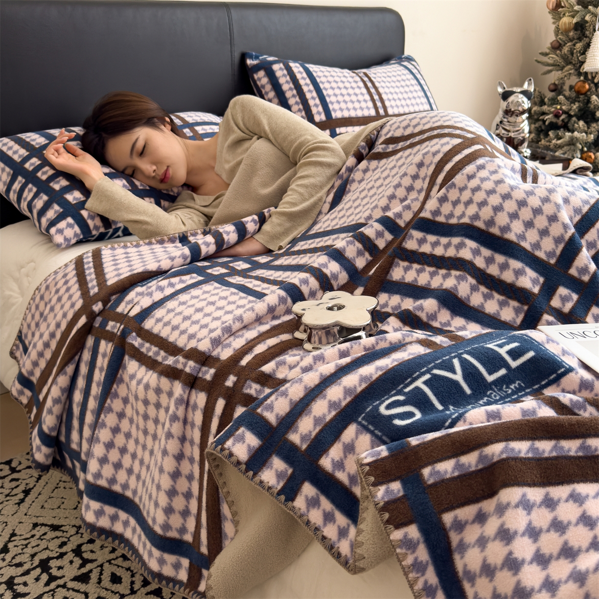 91家纺网 家纺一手货源 找家纺 慕木家纺 2025新款高克重印花仿羊绒双层毛毯毛毯毯子（可供跨境提供买家秀） 都市织梦-粉