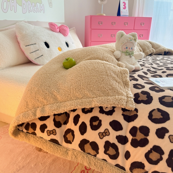 91家纺网 家纺一手货源 找家纺 艾特你 2025新款多功能羊羔绒牛奶绒单毛毯单被套 羊-豹纹公主