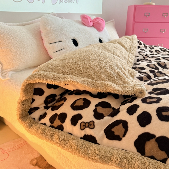 91家纺网 家纺一手货源 找家纺 艾特你 2025新款多功能羊羔绒牛奶绒单毛毯单被套 羊-豹纹公主