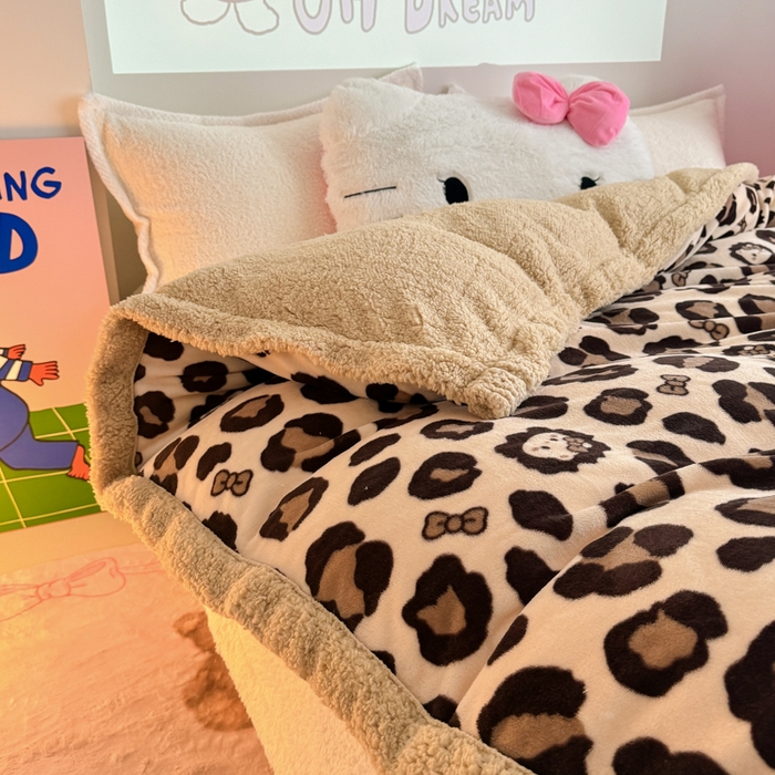 91家纺网 家纺一手货源 找家纺 艾特你 2025新款多功能羊羔绒牛奶绒单毛毯单被套 羊-豹纹公主