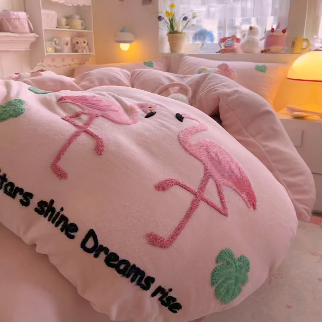 91家纺网 家纺一手货源 找家纺 （总）优卡迪家纺馆 2025新款牛奶绒毛巾绣四件套 下载文件包含买家秀