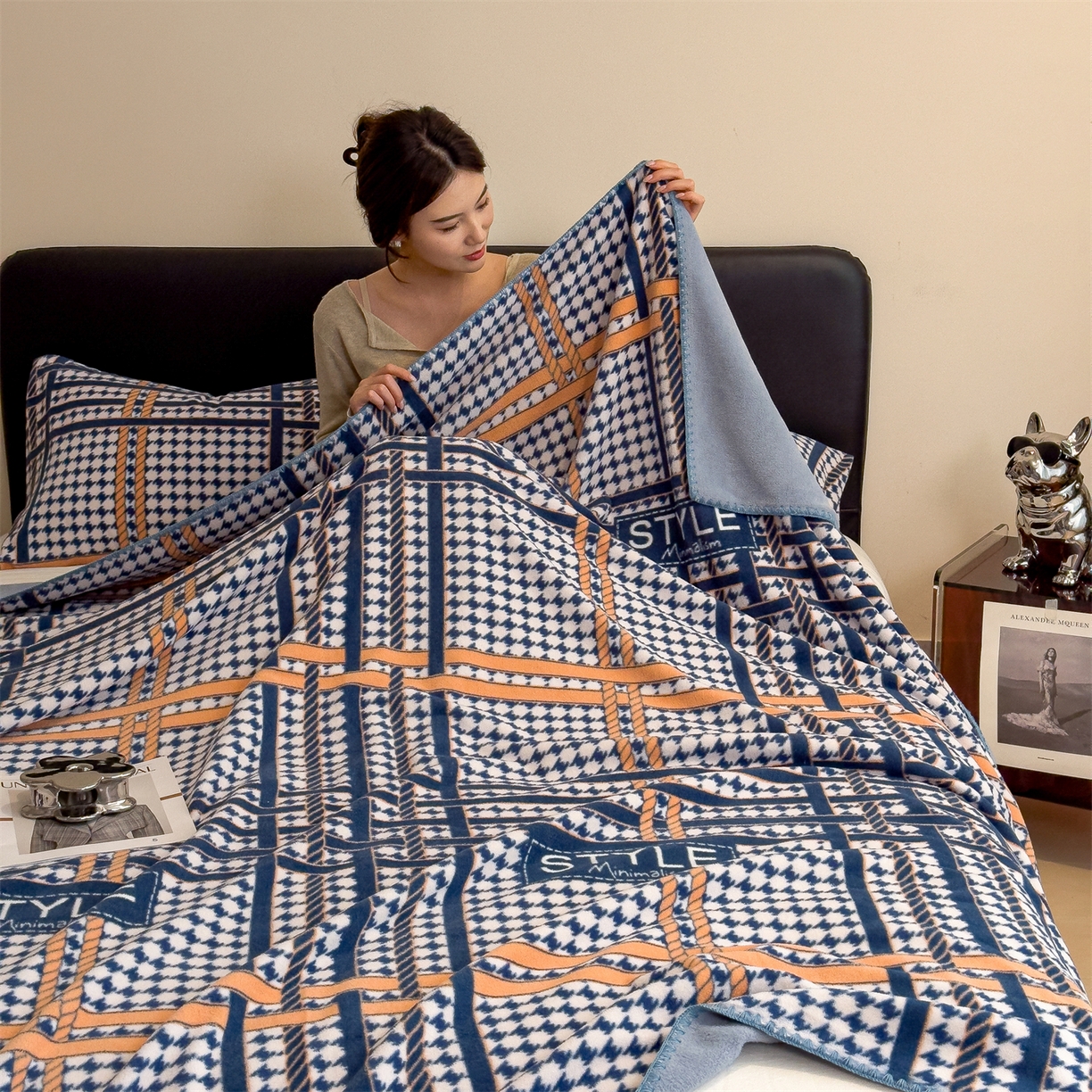 91家纺网 家纺一手货源 找家纺 慕木家纺 2025新款高克重印花仿羊绒双层毛毯毛毯毯子（可供跨境提供买家秀） 都市织梦-蓝