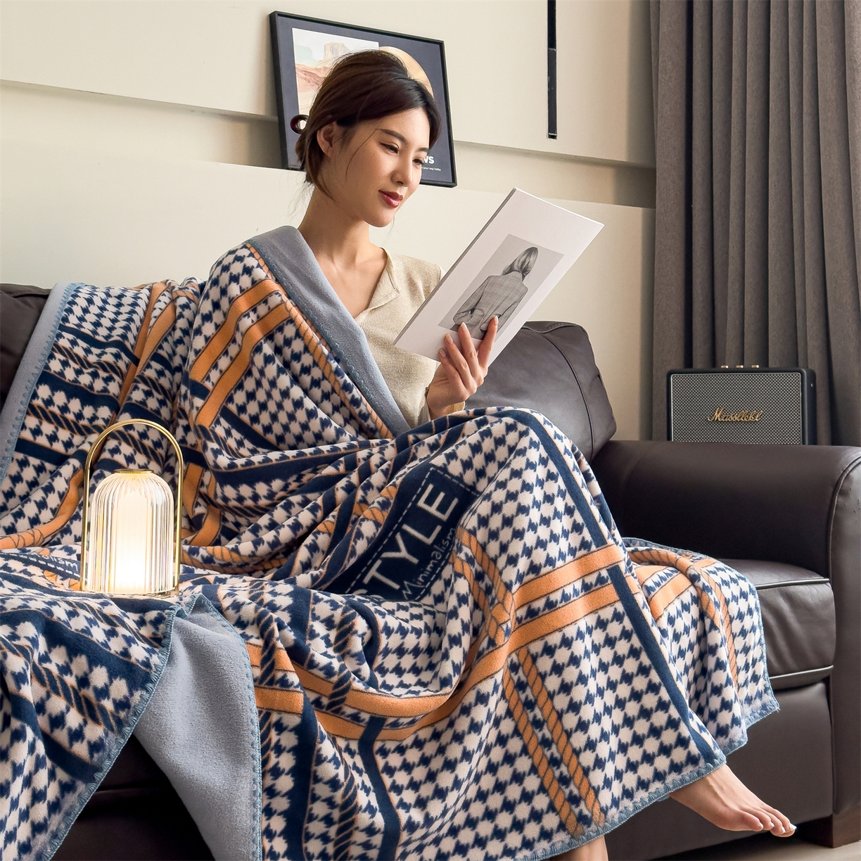 91家纺网 家纺一手货源 找家纺 慕木家纺 2025新款高克重印花仿羊绒双层毛毯毛毯毯子（可供跨境提供买家秀） 都市织梦-蓝