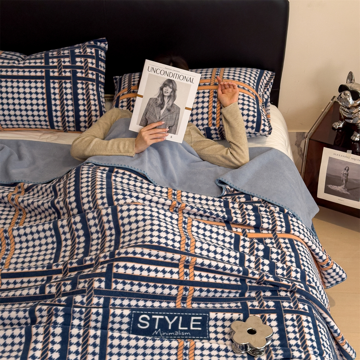 91家纺网 家纺一手货源 找家纺 慕木家纺 2025新款高克重印花仿羊绒双层毛毯毛毯毯子（可供跨境提供买家秀） 都市织梦-蓝