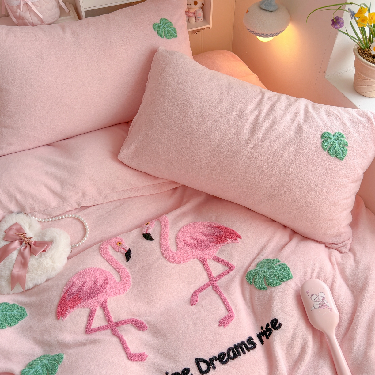 91家纺网 家纺一手货源 找家纺 （总）优卡迪家纺馆 2025新款牛奶绒毛巾绣四件套 下载文件包含买家秀