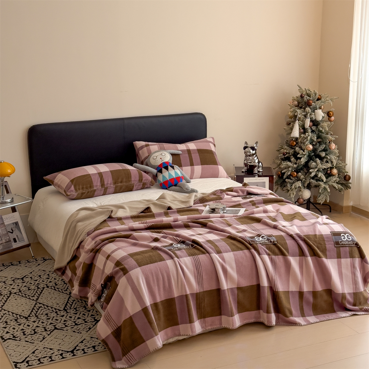 91家纺网 家纺一手货源 找家纺 慕木家纺 2025新款高克重印花仿羊绒双层毛毯毛毯毯子（可供跨境提供买家秀） 粉棕格章