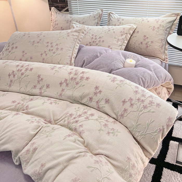 91家纺网 家纺一手货源 找家纺 寐居家纺 2025新款3D烂花牛奶绒四件套 花想容-米白