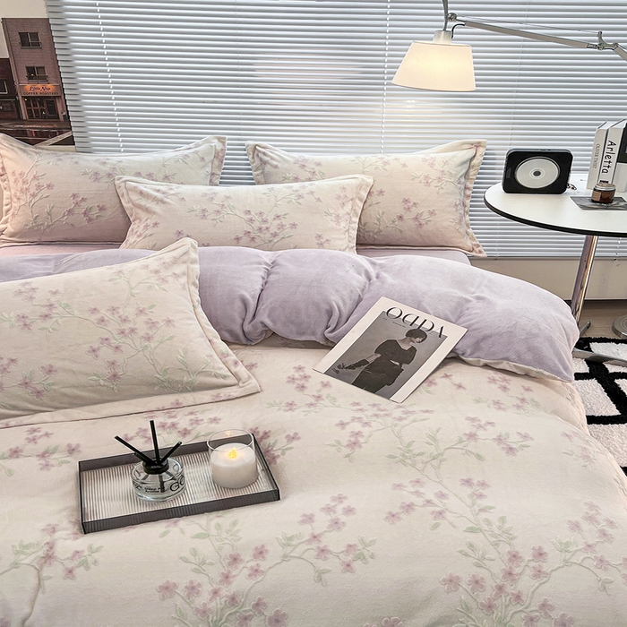 91家纺网 家纺一手货源 找家纺 寐居家纺 2025新款3D烂花牛奶绒四件套 花想容-米白