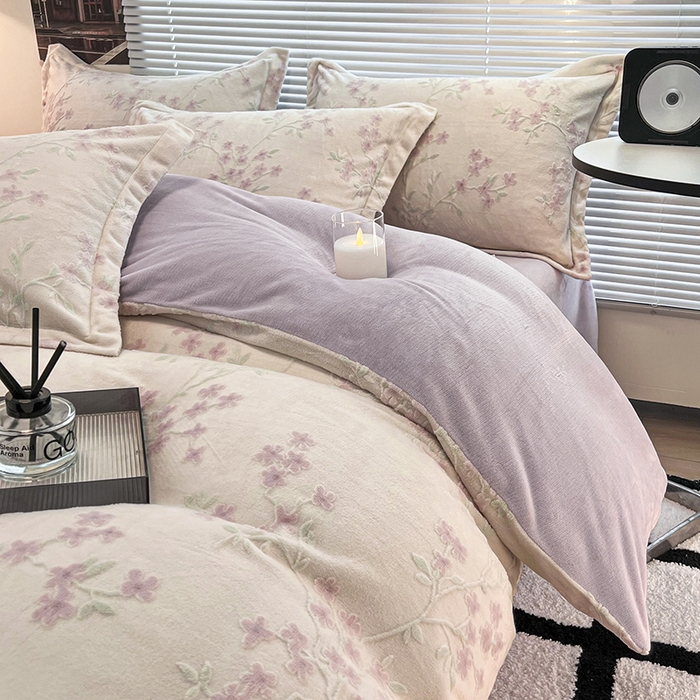 91家纺网 家纺一手货源 找家纺 寐居家纺 2025新款3D烂花牛奶绒四件套 花想容-米白